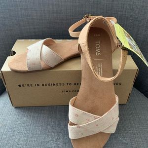 NEW Women’s TOMS Sandals